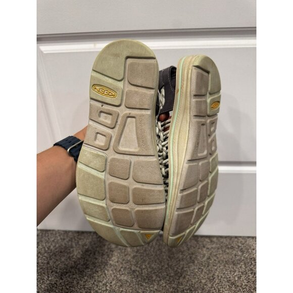 USED KEEN Women's Size 10 Uneek Classic Two Cord Sandal Grey White Size 6.5 - Picture 3 of 4